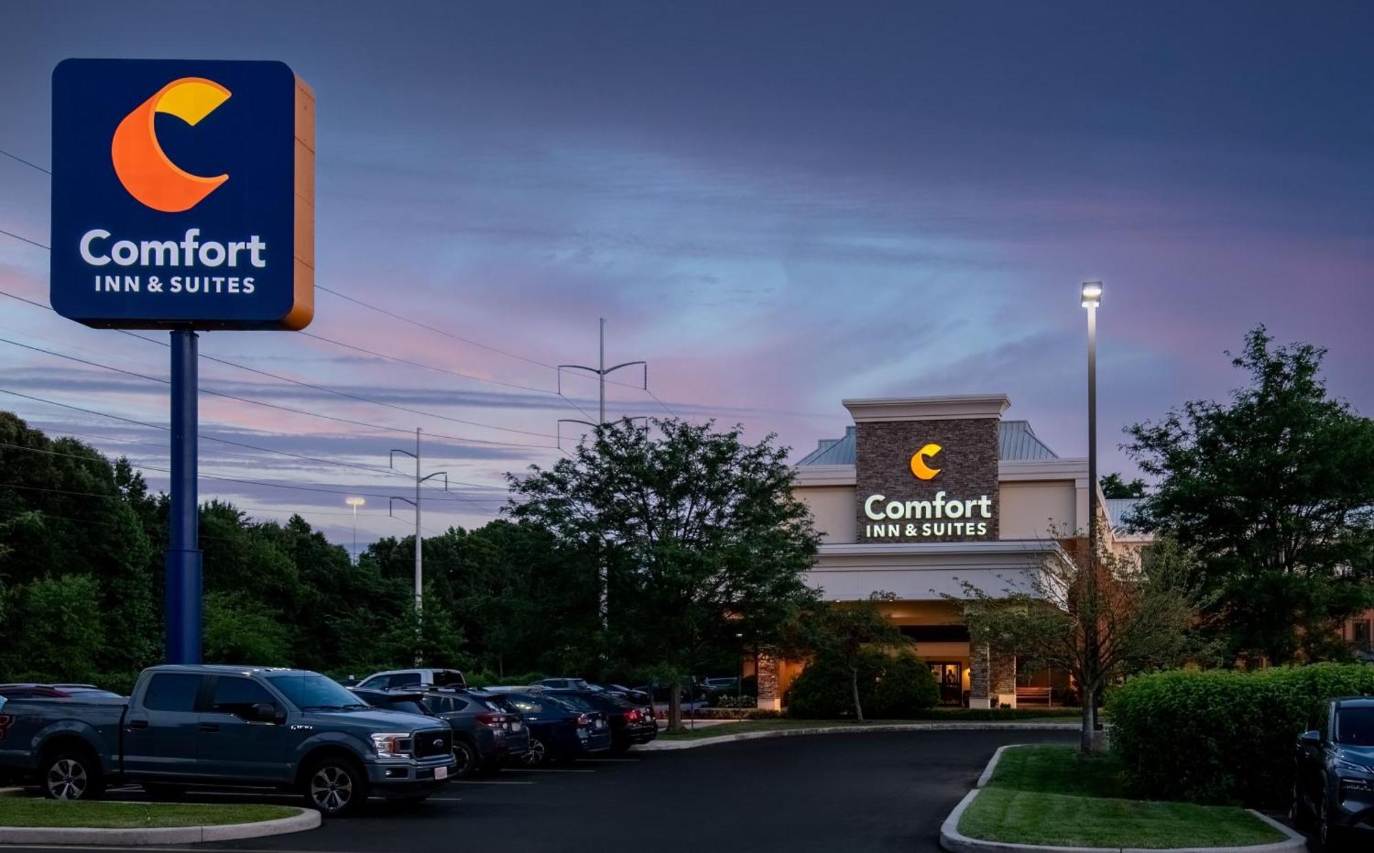 Comfort Inn & Suites Newark - Wilmington Exterior foto