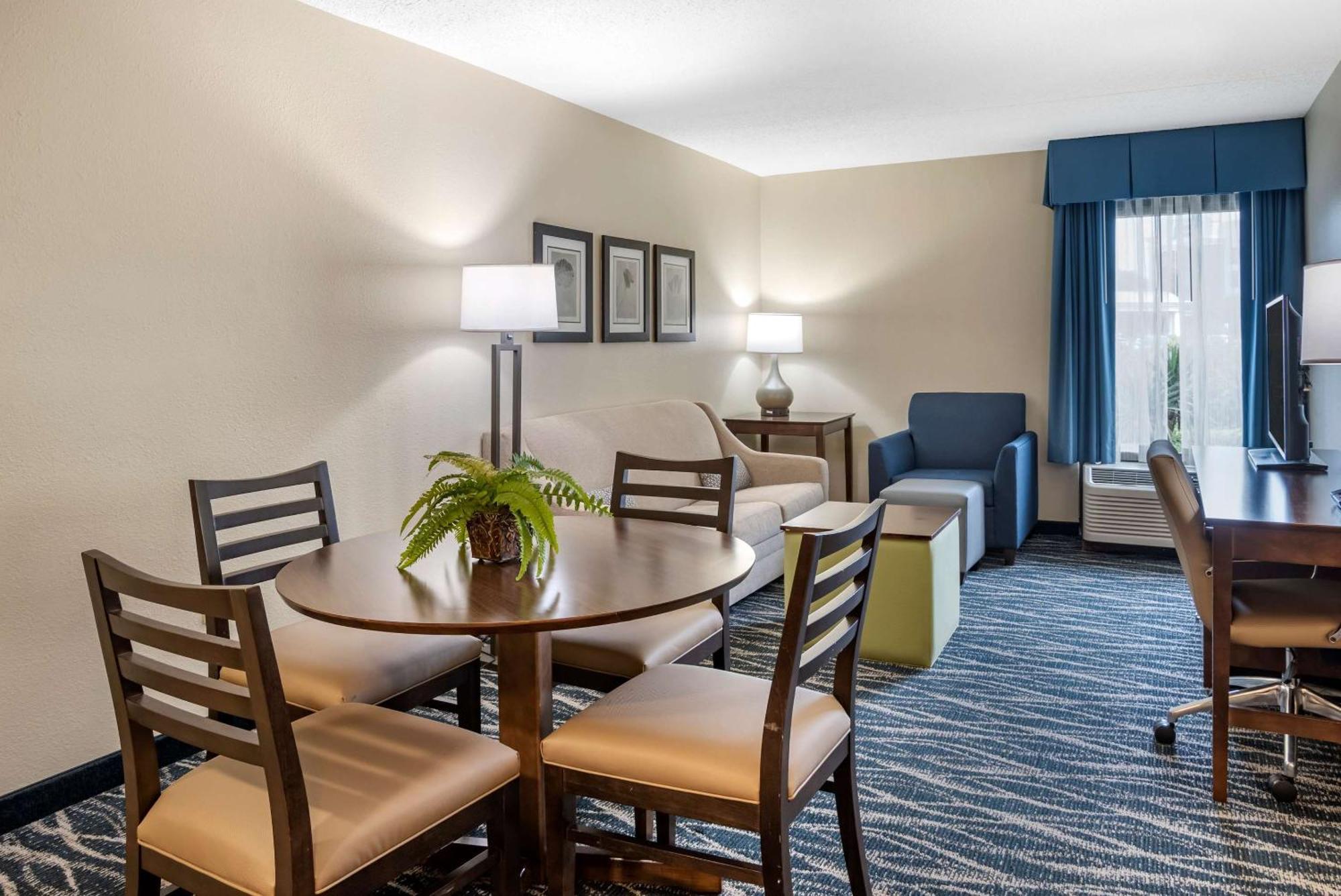 Comfort Inn & Suites Newark - Wilmington Exterior foto